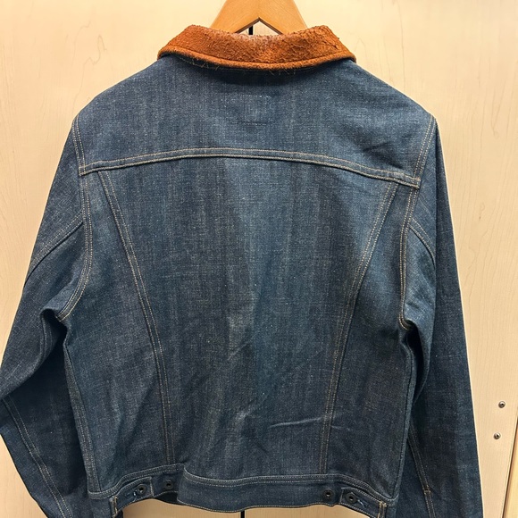 Ginew Thunderbird Jacket with hunted deerskin collar - Picture 3 of 3